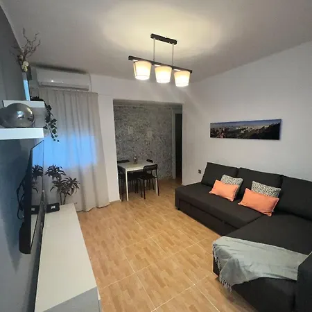 Holidays2Malaga 2 Bedroom Armengual De La Mota Close Shopping Center Exterior photo