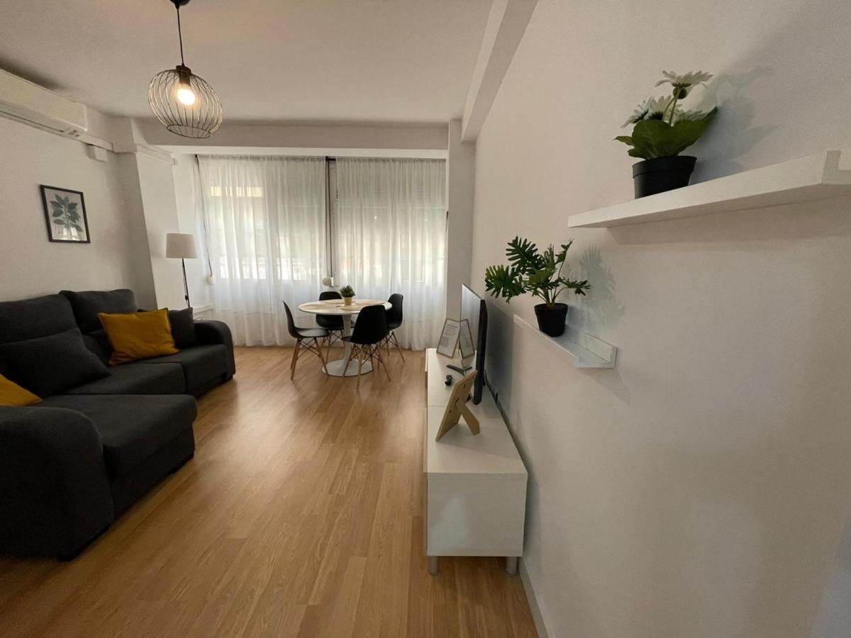Holidays2malaga 2 Bedroom Armengual De La Mota Close Shopping Center Apartament *