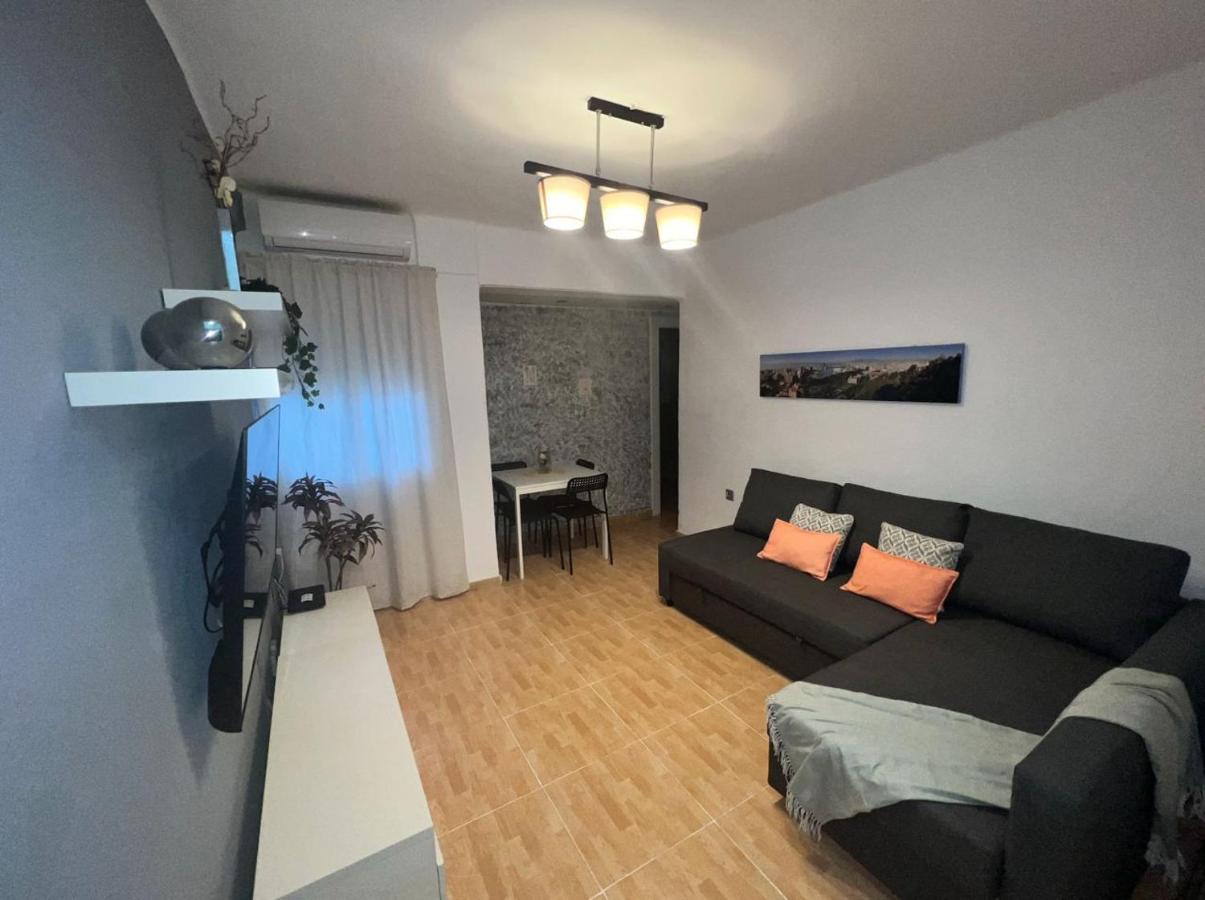 Apartament Holidays2malaga 2 Bedroom Armengual De La Mota Close Shopping Center *