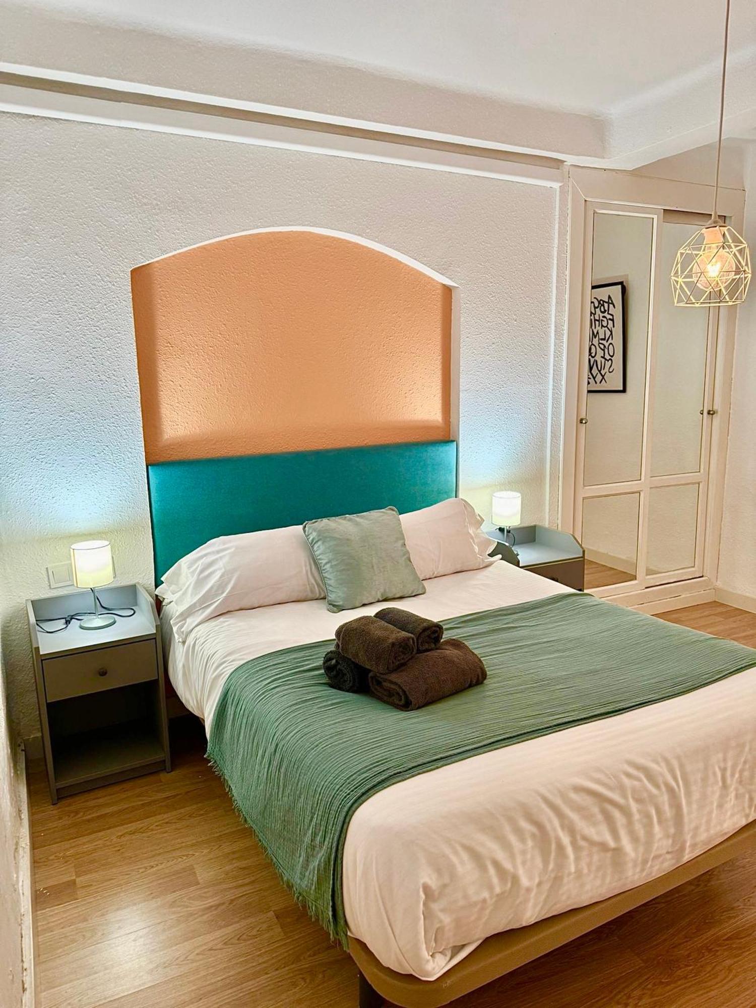 Apartament Holidays2malaga 2 Bedroom Armengual De La Mota Close Shopping Center *